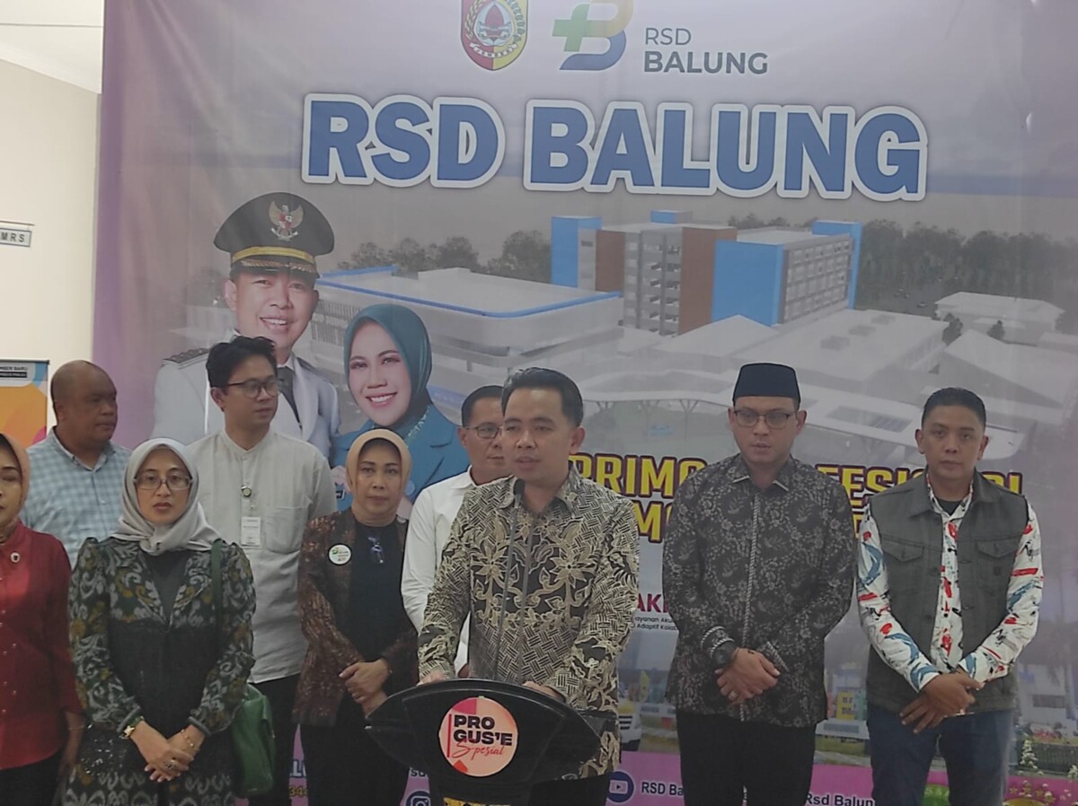 Bupati Jember Muhammad Fawait atau Gus Fawait memaparkan program dan Progres kerjanya di hadapan awak media (foto: Sigit Priyono/Jurnalis.co.id)