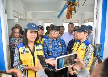 Sujiwo saat mendampingi Wakil Menteri Pekerjaan Umum dan Perumahan Rakyat (PUPR) Diana Kusumastuti dalam kunjungan kerja ke Kabupaten Kubu Raya, Rabu (17/9/2025).