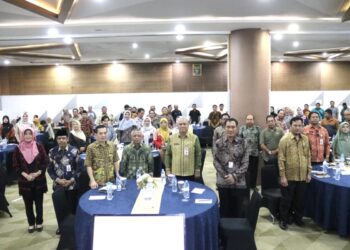 Sekretaris Daerah Provinsi Kalimantan Barat (Sekda Kalbar), Harisson, saat menghadiri Sosialisasi Penjaringan Aspirasi Rancangan Undang-Undang (RUU) Statistik di Daerah digelar di Hotel Golden Tulip Pontianak pada Jumat (19/9/2025).