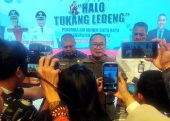 Pemkab kubu raua luncurkan aplikasi layanan pengaduan Halo Tukang Ledeng milik Perusahaan Umum Daerah (Perumda) Tirta Raya, Jumat (26/9/2025)