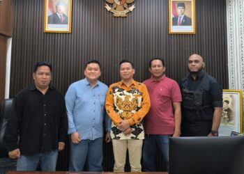 Wakil Ketua DPRD Kota Pontianak, Agus Sugianto (tengah) menerima audiensi PWI Kalimantan Barat di ruang kerjanya, Senin, 29 September 2025. Foto : Dok PWI