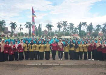 Bupati Mempawah, Erlina, pada pembukaan Jambore Kader PKK Kabupaten Mempawah di Halaman Kantor Bupati