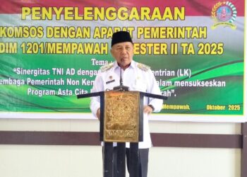 Juli Suryadi, saat menyampaikan sambutannya pada kegiatan Komsos APD dan dan Kodim 1201 Mempawah