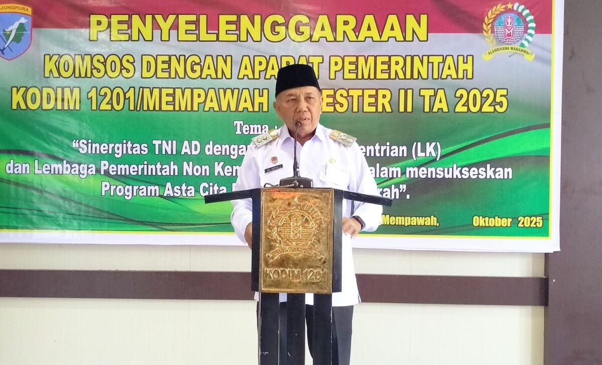 Juli Suryadi, saat menyampaikan sambutannya pada kegiatan Komsos APD dan dan Kodim 1201 Mempawah