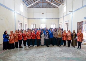 UNU Kalbar Gelar PKM Digital Marketing di Desa Sungai Deras