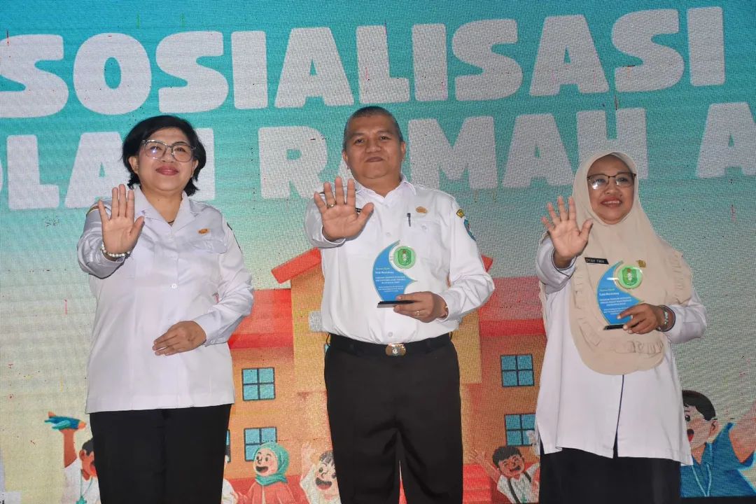 Sekretaris Daerah Kubu Raya Yusran Anizam membuka sosialisasi Sekolah Ramah Anak di Aula Praja Utama Kantor Bupati, Rabu (1/10/2025).