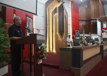 Sekretaris Daerah Provinsi Kalimantan Barat, Harisson, mewakili Gubernur Kalimantan Barat dalam rapat paripurna DPRD Provinsi Kalbar, Rabu (1/10/2025).