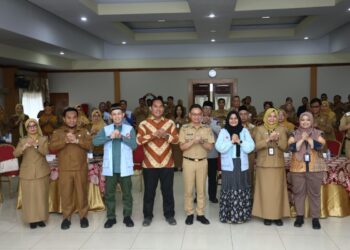 Foto bersama peserta Sosialisasi Penguatan Integritas, Budaya Antikorupsi dan Gratifikasi bagi ASN.