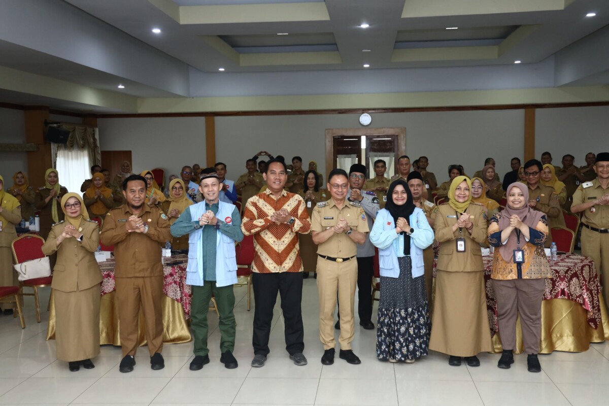 Foto bersama peserta Sosialisasi Penguatan Integritas, Budaya Antikorupsi dan Gratifikasi bagi ASN.