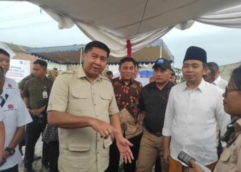 Menteri PKP RI Maruarar Sirait bersama Bupati Jember Muhammad Fawait saat kunjungan kerja dalam rangka percepatan pembangunan rumah subsidi FLPP di Jember. Foto: (Dok. Sigit /JURNALIS.co.id)