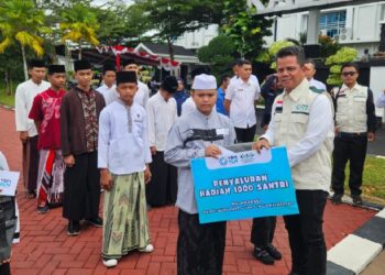 Terangi Semangat Santri: YBM PLN Berikan Dukungan 1000 Santri di Hari Santri 2025