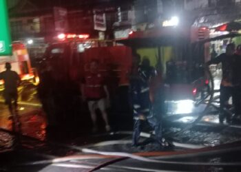 Dua Rumah di Pontianak Timur Terbakar, Kerugian Ditaksir Ratusan Juta Rupiah