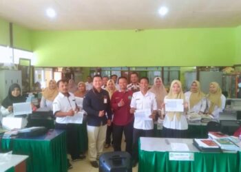Bagian Kredit Bank Kalbar Capem Padang Tikar menggelar kegiatan sosialisasi pemasaran Kredit Kapuas ASN dan PPPK di SMAN 1 Batu Ampar, Kecamatan Batu Ampar, Kabupaten Kubu Raya. Rabu (05/11/2025).