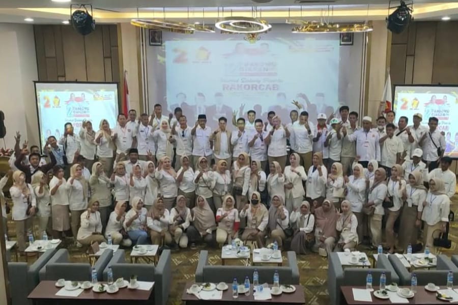 Caption: Pengurus DPC Gerindra Ketapang menyatakan penolakan bergabungnya Budi Arie ke Gerindra. Foto: Istimewa.