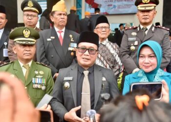 Bupati Sujiwo usai menjadi inspektur Upacara Peringatan Hari Pahlawan di Halaman Kantor Bupati Kubu Raya, Senin (10/11/2025).