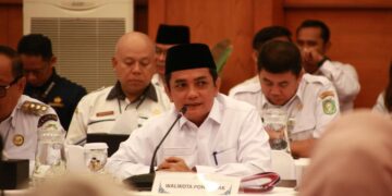 Wakil Wali Kota Pontianak Bahasan menyampaikan kondisi harga dan ketersediaan bahan pokok menjelang Natal dan Tahun Baru pada High Level Meeting di Kantor Perwakilan Bank Indonesia Provinsi Kalbar.