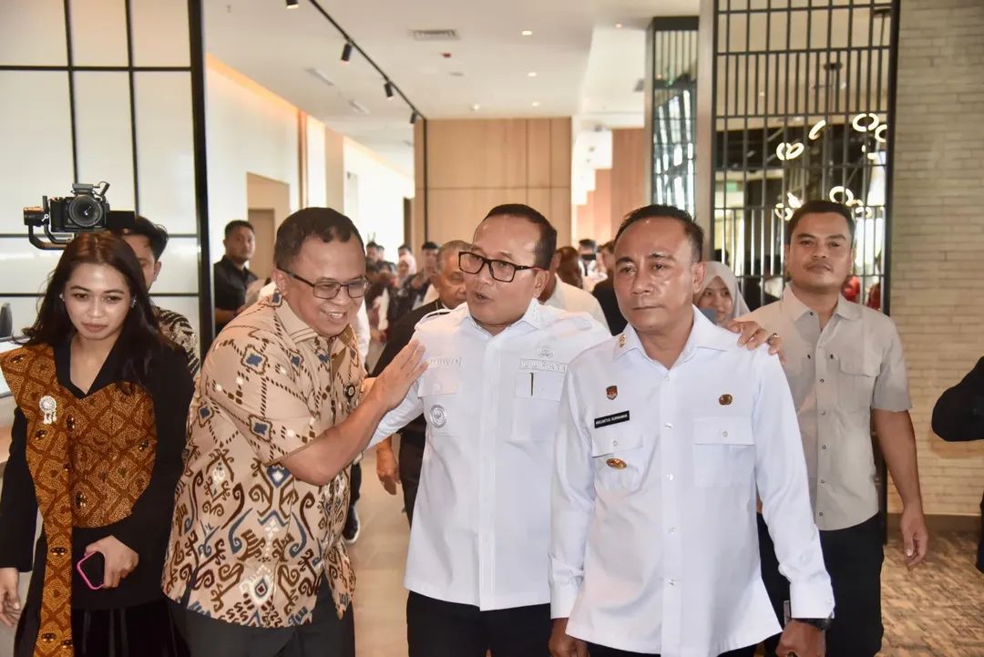 Bupati Kubu Raya Sujiwo ucapkan dibukanya Hotel Four Points by Sheraton di Kecamatan Sungai Raya, Kabupaten Kubu Raya, pada Rabu (12/11/2025).
