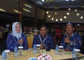 Kabid Informasi dan Komunikasi Publik (IKP) Diskominfo Kota Pontianak, Vivi Salmiarni (kiri) saat menghadiri AMH 2025 di Jakarta.