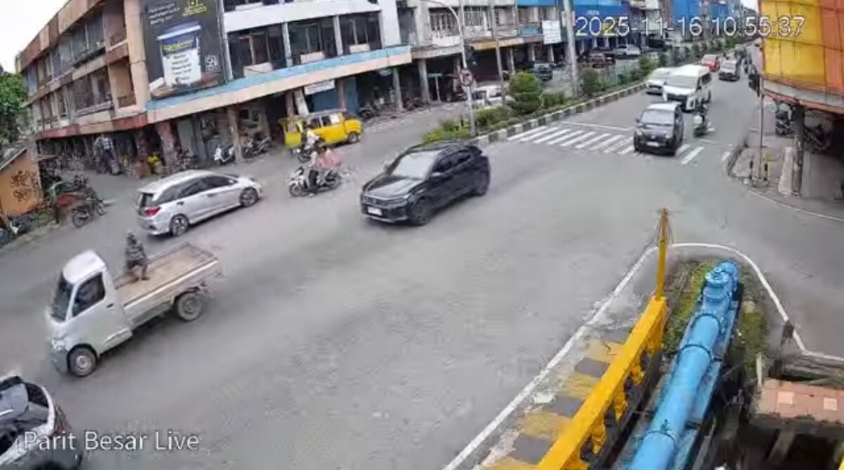 Kondisi lalu lintas di persimpangan Jalan Tanjungpura-Diponegoro (Parit Besar) yang bisa diakses melalui live streaming kanal Youtube Dishub Kota Pontianak.