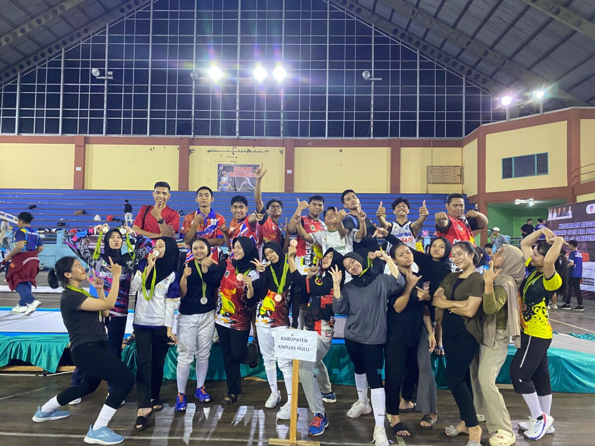 Tim Anggar Kabupaten Kapuas Hulu saat mengikuti Kejurprov di Kabupaten Sintang. Ist