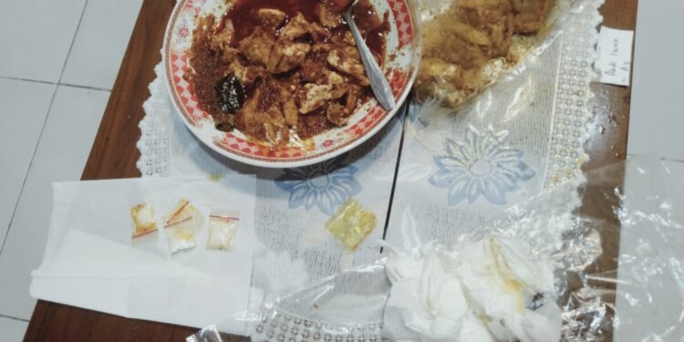 Narkotika jenis sabu yang disembunyikan dalam makanan sambal tahu berhasil digagalkan pada Senin (17/11)