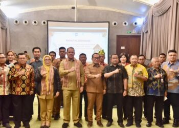 Bupati Kubu Raya Sujiwo menghadiri Rapat Klarifikasi Dokumen Usulan Pemekaran di Hotel Mercure Simatupang, Jakarta Selatan Pada Selasa (18/11/2025) malam.