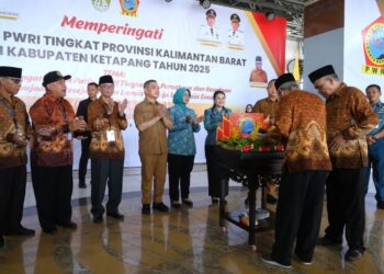 Pelaksanaan puncak HUT ke-63 PWRI se-Kalbar di Kabupaten Ketapang. Foto: Prokopim.