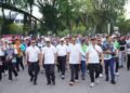 Momen Wali Kota Pontianak Edi Rusdi Kamtono berbaur bersama ribuan ASN Pemkot Pontianak di Fun Walk HUT ke-54 KORPRI.