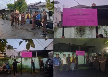 Tim Eksekutor Kejati Kalbar bersama Kejaksaan Negeri Pontianak melakukan penyitaan aset milik terpidana Wendy alias Asia di empat titik berbeda di Kota Pontianak, Senin (1/12/2025).