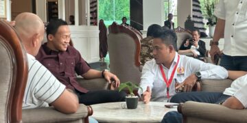 Daud Yordan Melemparkan Senyum usai dinyatakan sebagai pemenang. Foto (Bakri/ Jurnalis.co.id)