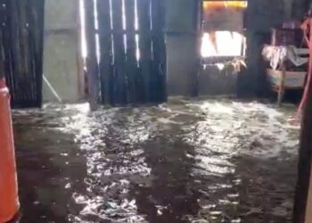 Polres Kubu Raya bersama Polsek Teluk Pakedai melakukan monitoring lapangan pada Senin (8/12/2024) untuk memetakan dampak dan memastikan keselamatan warga.