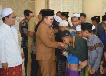 Sujiwo usai meninjau tiga pondok pesantren di Kecamatan Sungai Ambawang, Selasa (9/12/2025).
