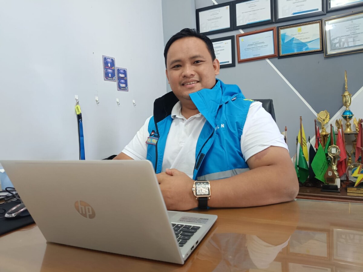 Kepala PLN ULP Putussibau Dirga Permana Putra