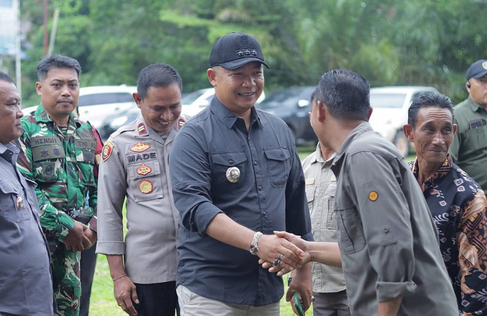 Alex saat Safari di Tumbang Titi, Jumat (19/12).