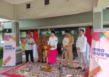 Program Pro Gus'e Spesial edisi akhir tahun 2025 di teras kantor Dinas Tanaman Pangan Holtikultura dan Perkebunan Kabupaten Jember (foto: Jurnalis co.id/Sigit)