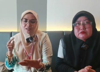 Ketua KPAD Kubu Raya, Diah Savitri dan Ketua HWCI, Eka Nurhayati Ishak.