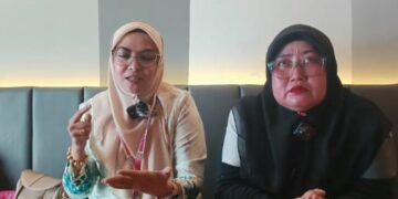 Ketua KPAD Kubu Raya, Diah Savitri dan Ketua HWCI, Eka Nurhayati Ishak.