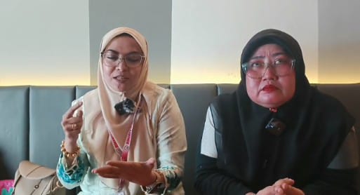 Ketua KPAD Kubu Raya, Diah Savitri dan Ketua HWCI, Eka Nurhayati Ishak.