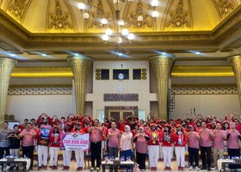 Tim JMB menerima apresiasi dari Bupati Jember Muhammad Fawait di Pendopo Wahyawibawagraha atas prestasinya di ajang World Band Competition di Malaysia September 2025 lalu (foto: istimewa)