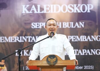 Bupati Ketapang, Alexander Wilyo menyampaikan arahan sekaligus mereflelsi 10 bulan Pemerintahan dan Pembangunan Ketapang. Foto: Istimewa.