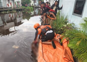 Banjir Rob di Pontianak Makan Korban, Bocah 10 Tahun Ditemukan Meninggal