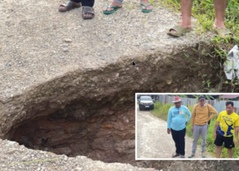 Topan Ali Akbar Wakil Ketua DPRD Kapuas Hulu (baju biru) saat meninjau kerusakan jalan di Desa Beringin Kecamatan Hulu Gurung. [Kolase. Jurnalis]