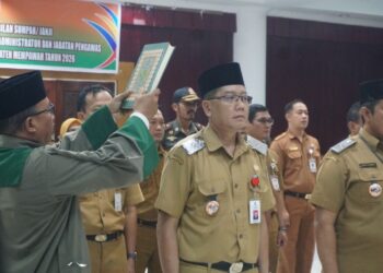 Prosesi pelantikan yang mencakup Jabatan Pimpinan Tinggi Pratama, Administrator, dan Pengawas ini digelar di Balairung Setia, Kantor Bupati Mempawah., (Foto Prokopim Mempawah)
