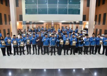 Sujiwo pada penyerahan Dokumen Pelaksanaan Anggaran (DPA) Perangkat Daerah serta Uang Persediaan (UP) oleh Bupati Kubu Raya Sujiwo bersama Wakil Bupati Sukiryanto di Aula Praja Utama, Kantor Bupati Kubu Raya, Senin (5/1/2026).