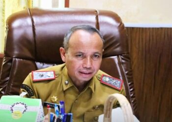 Sekda Ketapang, Repalianto saat memimpin Rakor, Senin (05/01/2026).(Foto: Prokopim Pemkab Ketapang).