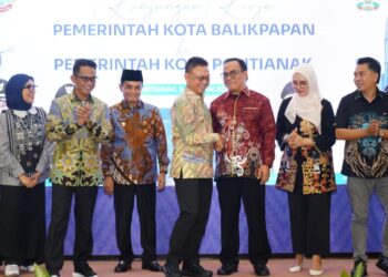 Rombongan Pemkot Balikpapan yang dipimpin langsung Wali Kota Balikpapan Rahmad Mas'ud, diterima Wali Kota Pontianak Edi Rusdi Kamtono beserta jajaran Pemkot Pontianak.