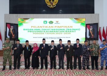 Gubernur Kalimantan Barat Ria Norsan saat menghadiri pelantikan pimpinan Baznas Kalbar yang digelar di Balai Petitih Kantor Gubernur Kalbar, Jumat (9/1/2026).