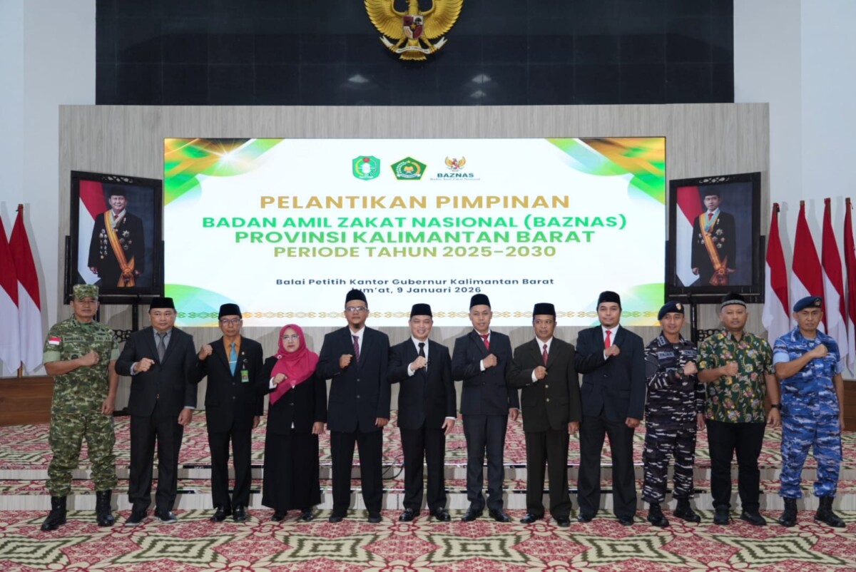 Gubernur Kalimantan Barat Ria Norsan saat menghadiri pelantikan pimpinan Baznas Kalbar yang digelar di Balai Petitih Kantor Gubernur Kalbar, Jumat (9/1/2026).