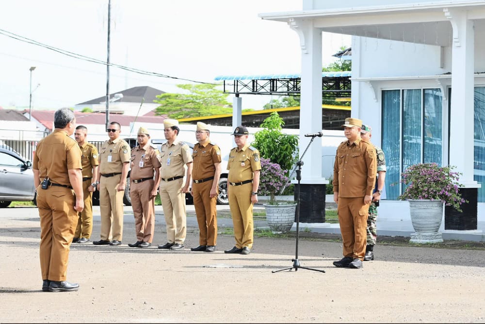Pelaksanaan upacara bersama dalam rangka memperingati Hari Desa Nasional. Foto: Istimewa.