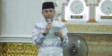 Sekda Ketapang saat membacakan sambutan Bupati. Foto: Prokopim.